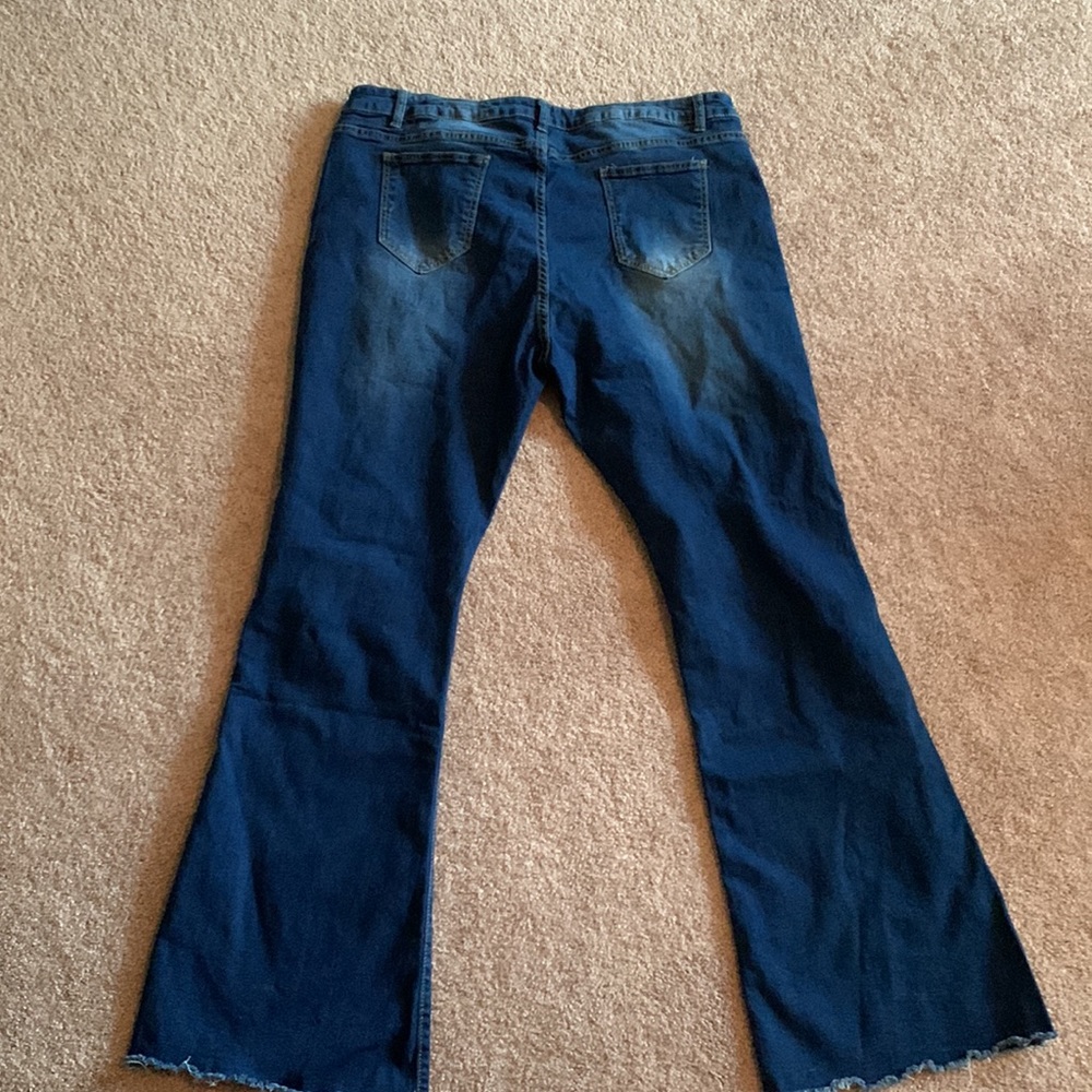 Super Cute Ripped Jeans!! 🤩 - Picture 4 of 4